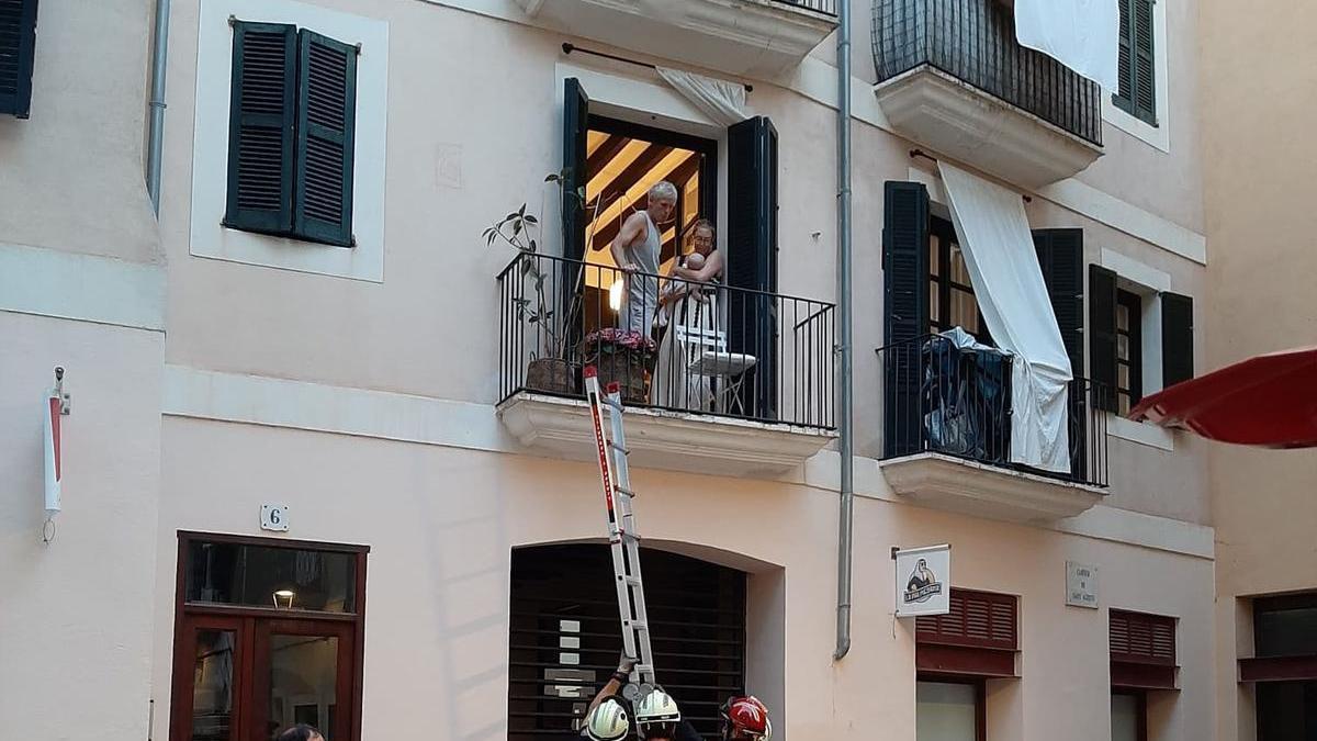 Rescatan a dos niñas que se habían quedado encerrados en unas dependencias municipales de Palma