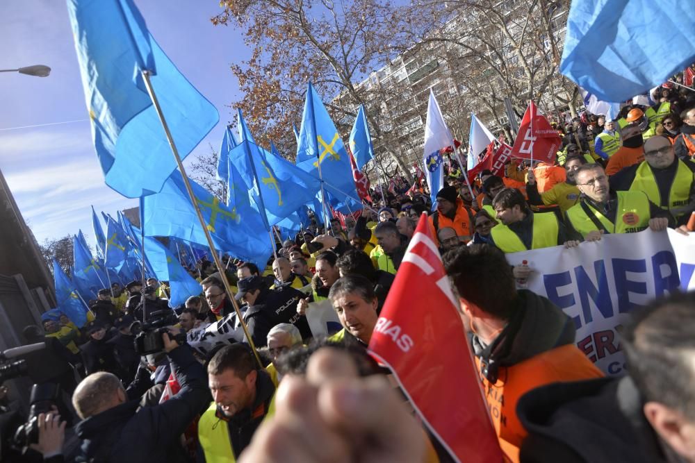 Manifestación de trabajadores de Alcoa en Madrid