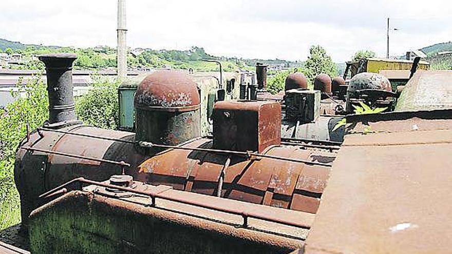 Varias de las locomotoras que Langreo prevé restaurar.