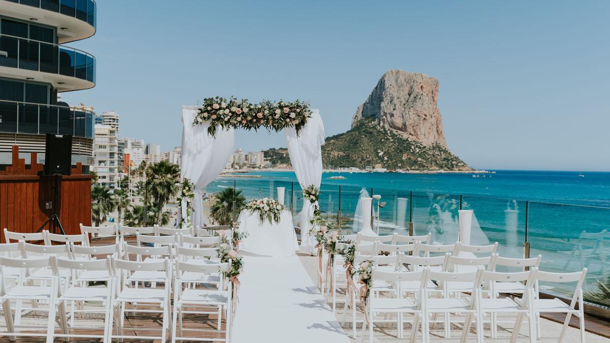 El Gran Hotel Sol y Mar ha reformado recientemente su salón de banquetes, con impresionantes vistas al mar.