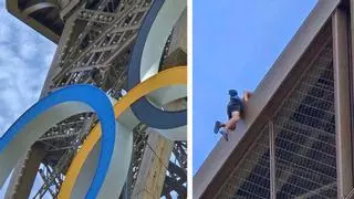 Desalojan la Torre Eifel tras detectar a un hombre escalando el monumento