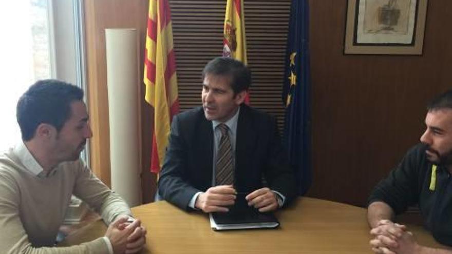 El subdelegat amb l&#039;alcalde de Sant Julià.