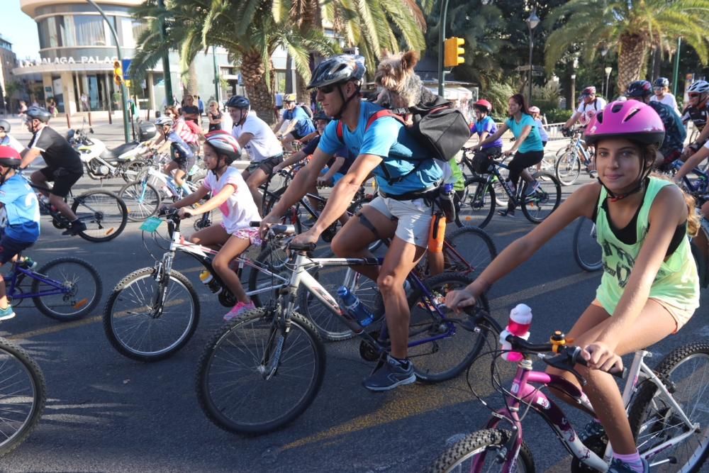 Málaga celebra el Día de la bici