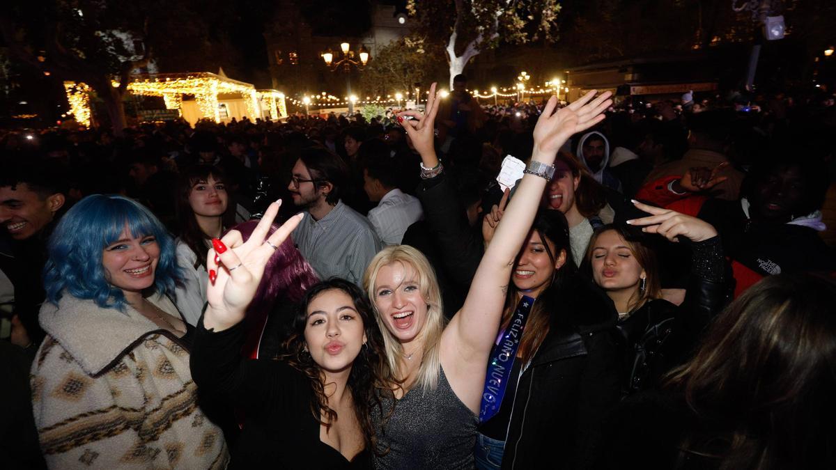 Celebraciones de Nochevieja en la plaza del Ayuntamiento de València, en una imagen de archivo.