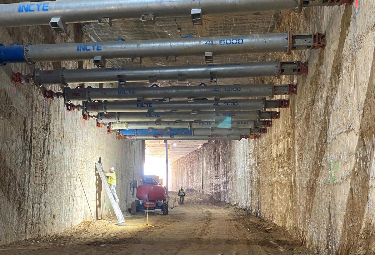 Excavación del túnel de la línea 3 del metro de Sevilla en Pino Montano