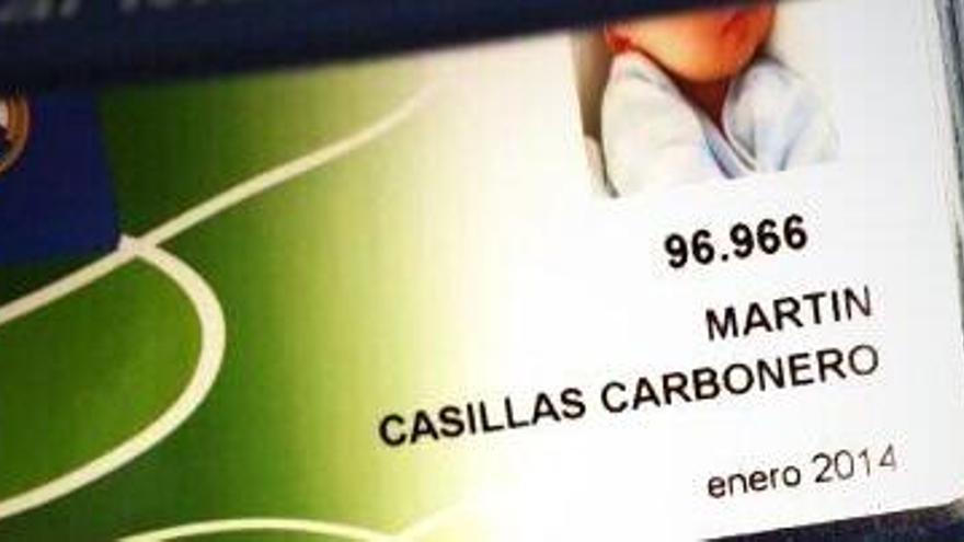 El carnet de socio del hijo de Casillas y Sara Carbonero.