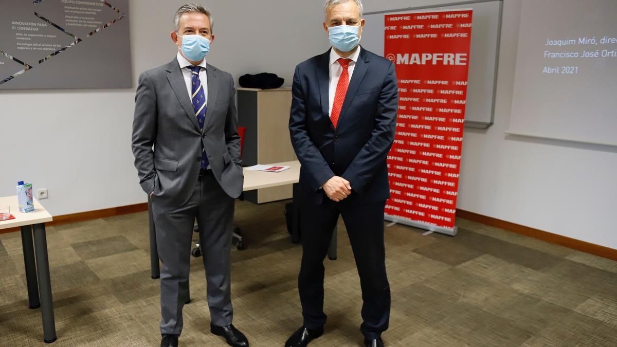 Joaquim Miró, director general territorial de MAPFRE en Este y Francisco José Ortiz, director territorial de MAPFRE en Murcia