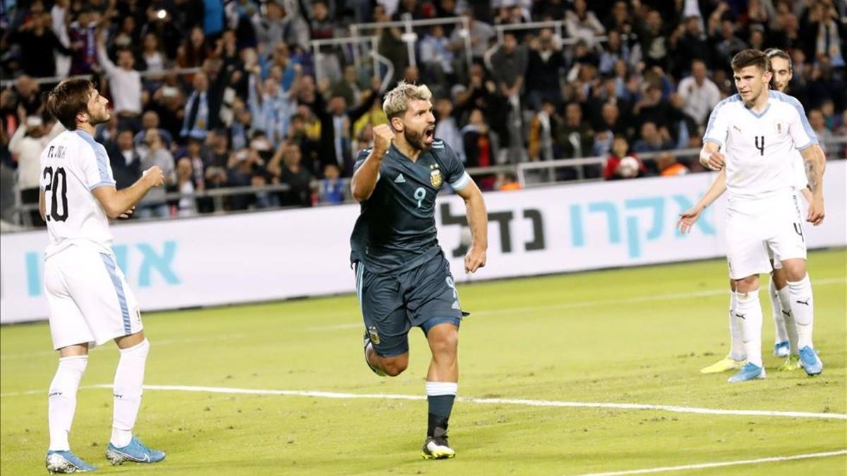 Sergio Agüero fue uno de los valores más altos en el amistoso ante Uruguay