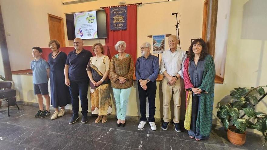 Braulio Llamero recoge en Quintes el premio del concurso de cuentos infantiles “Félix Pardo” en el cierre del Festival de la Llámpara
