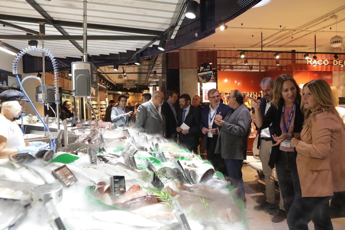 Imagen de archivo de la sección de pescadería en un establecimiento Plusfresc.