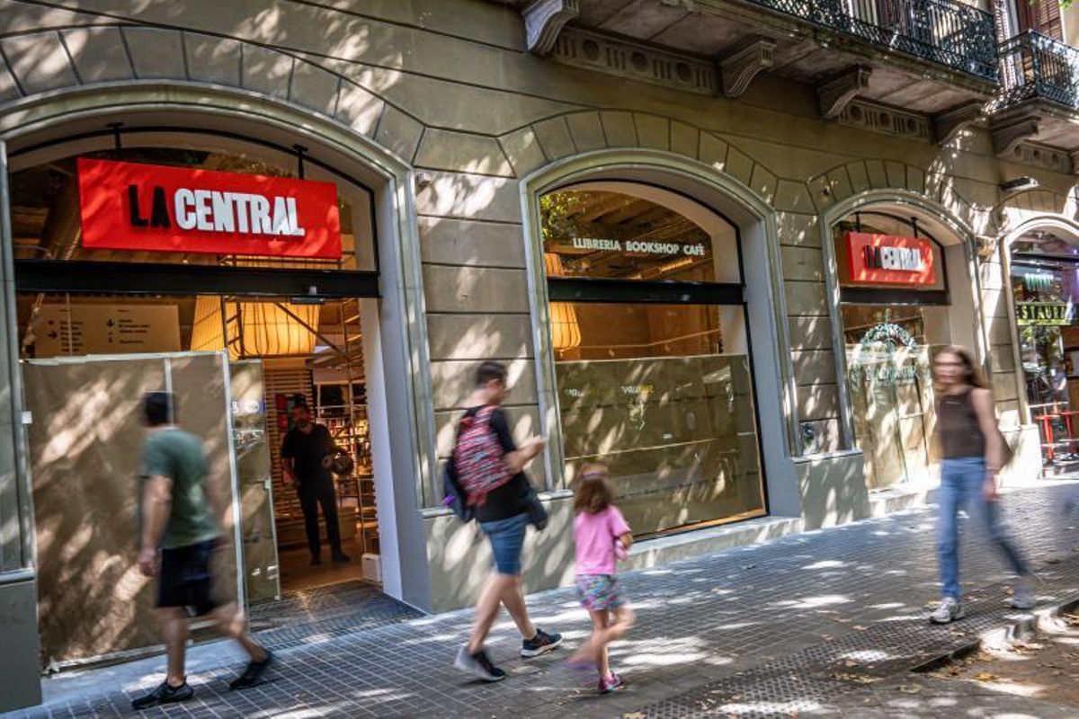 Imagen exterior de la librería.