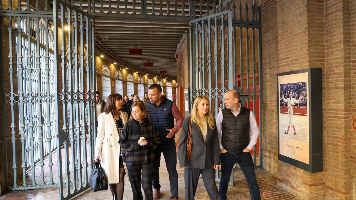 Mompó y Mazzolari visitan las obras de reforma de la Plaza de Toros de València.