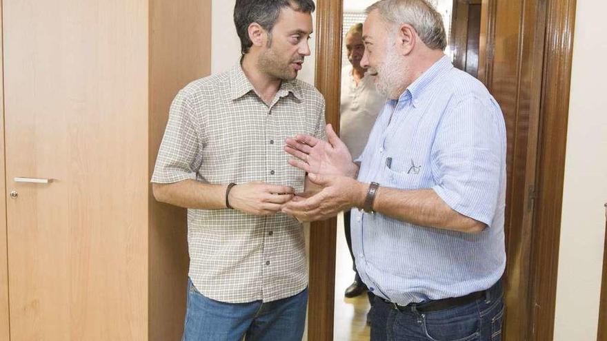 Xulio Ferreiro y Julio Sacristán, durante un encuentro entre ambos en agosto de 2015.