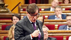 El president de la Generalitat, Salvador Illa, este miércoles en el pleno del Parlament