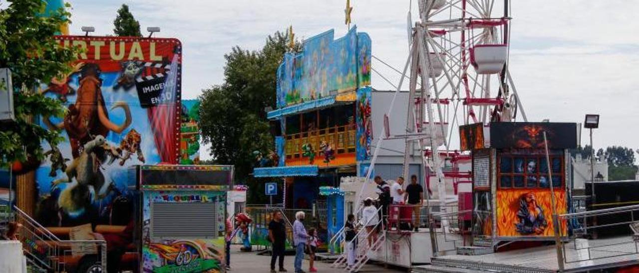 Las atracciones de feria ya están funcionando.