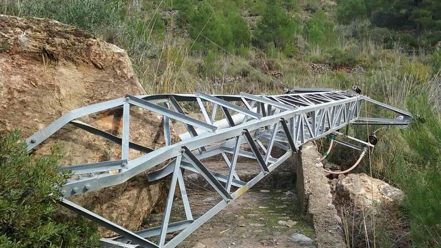 Cala Tuent, sin luz por un desprendimiento