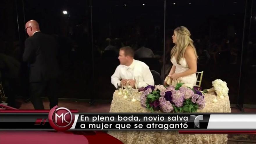 Un novio que estaba escuchando el discurso del padrino salva la vida a una mujer invitada a su boda que se estaba asfixiando
