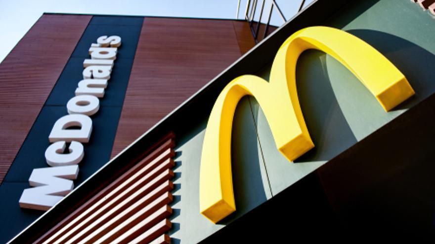 ¿Buscas tu primera experiencia profesional?  McDonald&#039;s te ofrece la oportunidad de comenzar a trabajar con un contrato indefinido a tiempo parcial