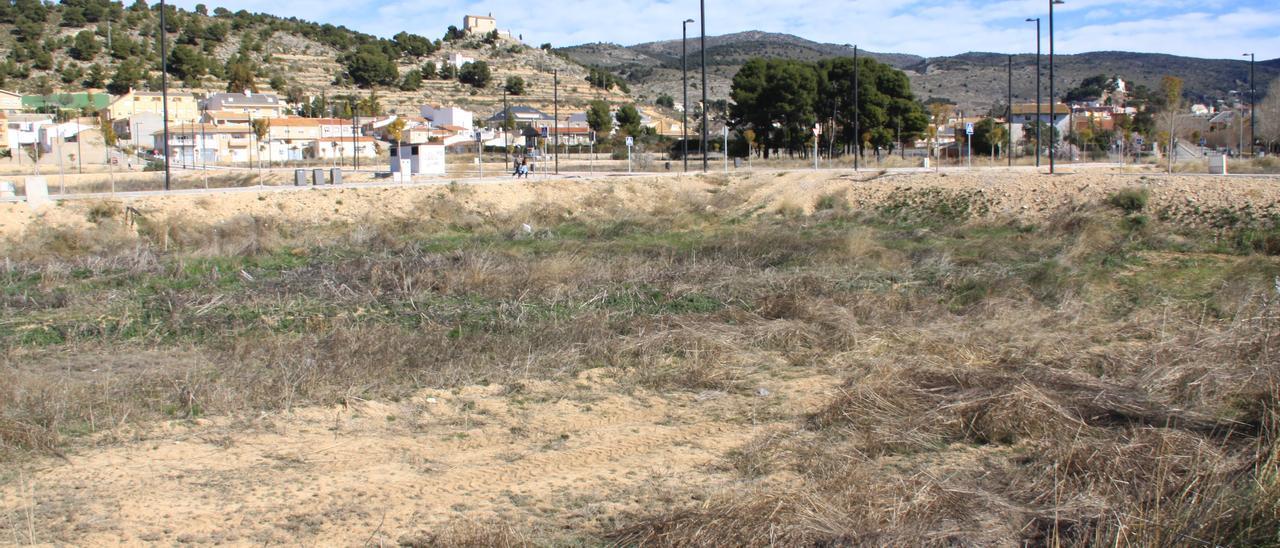 Vista parcial de la zona de expansión urbana de l'Alamí, donde se encuentra la parcela en la que se construirá el nuevo geriátrico de Ibi.