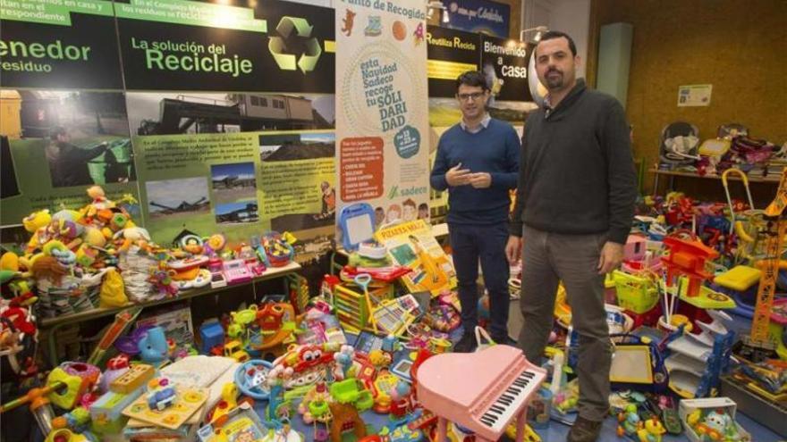Sadeco recoge juguetes para que ningún niño se quede sin regalo en Córdoba