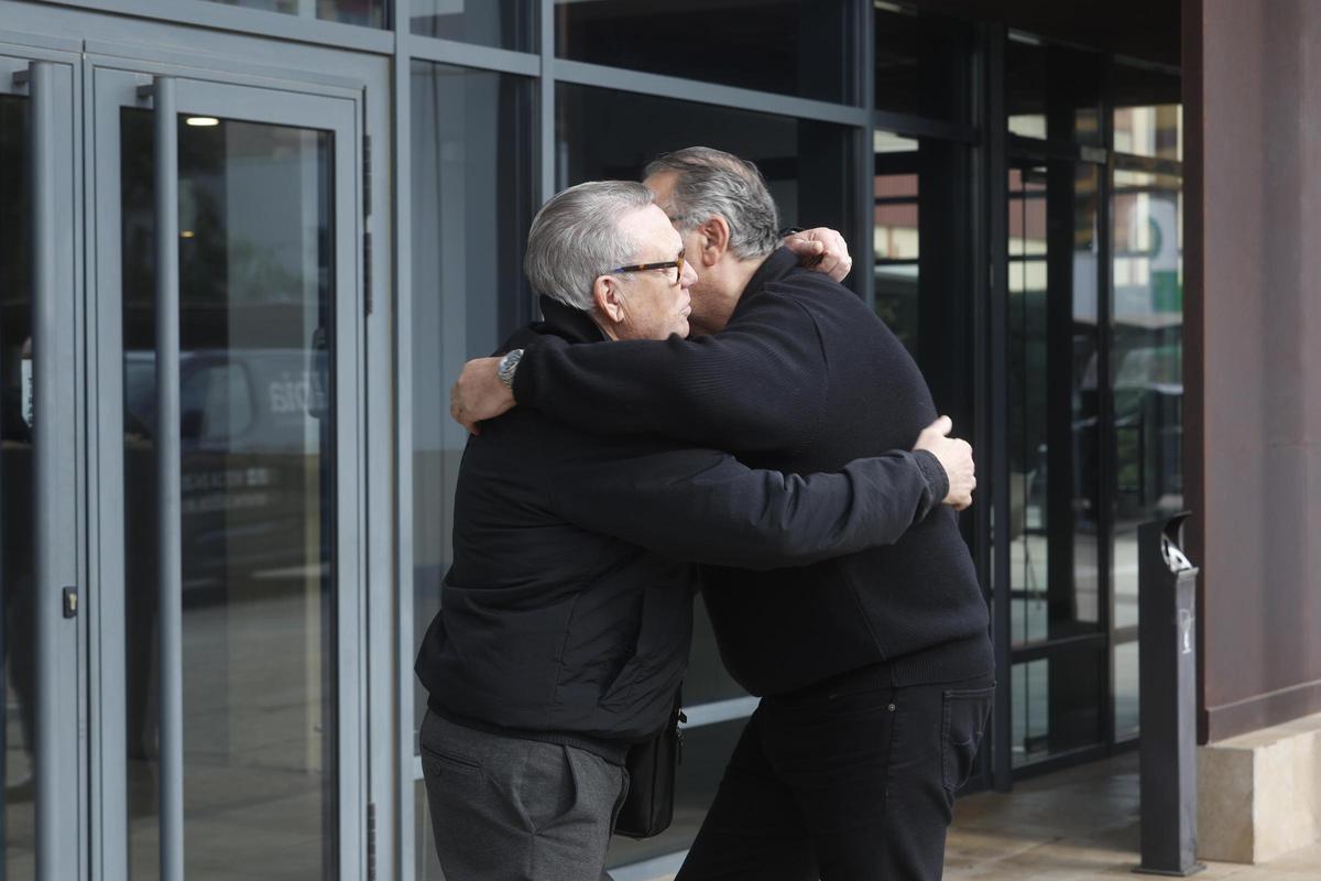 Familiares y amigos despiden a Fernando Esteso en València