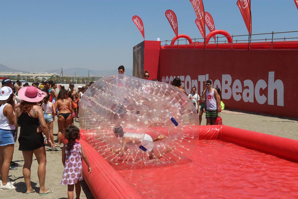 La playa de Sacaba es el escenario de más de doce horas de música en directo con la presencia de Efecto Pasillo, Gemeliers, Piso 21, la malagueña Ana Mena, Atacados, Critika y Saik, Carlos Marco...