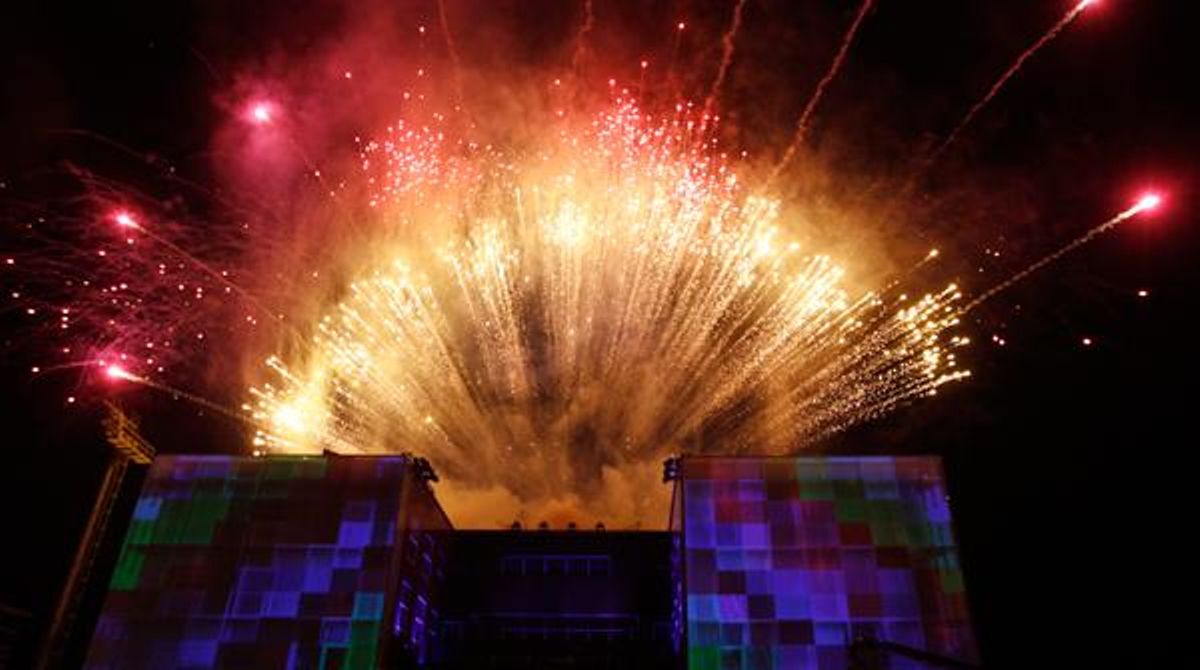 La plantilla del Barça al complet va assistir a la festa d’inauguració de la Nova Masia.