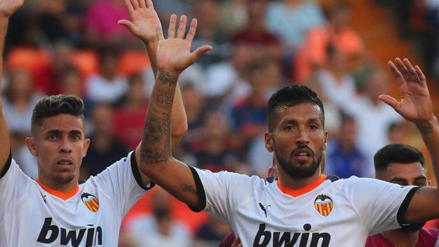 Paulista y Garay no pueden rotar en este Valencia CF