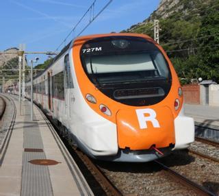 Quema de neumáticos y un árbol talado en vías de Rodalies