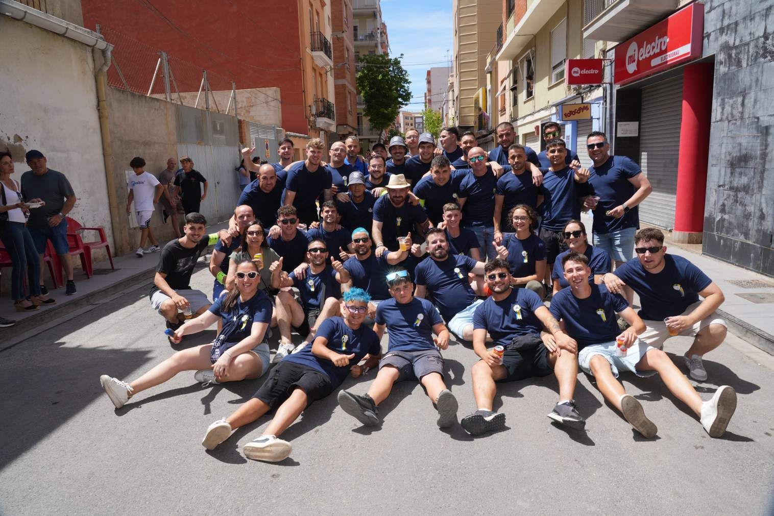 El Grau da inicio a las fiestas de Sant Pere con pólvora, bous y música