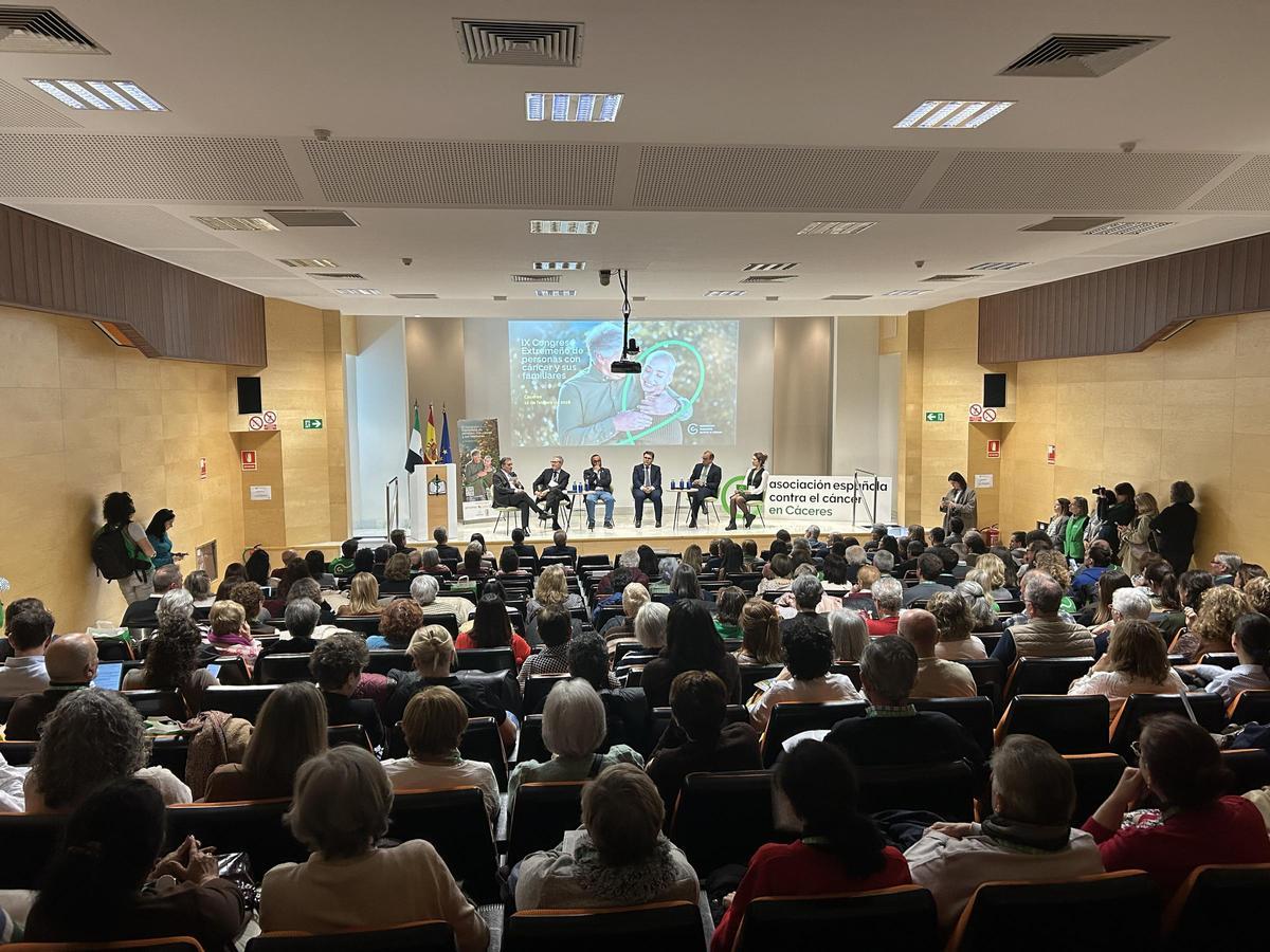 Congreso de la AECC en Cáceres, esta mañana.