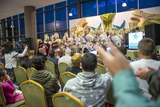 Donacion premio Reina del Carnaval del Centro ...