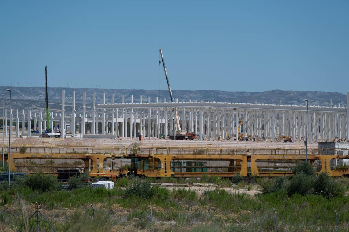 La estructura de la planta industrial ya toma forma.