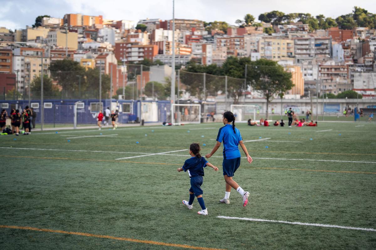 Entrenamiento de los equipos del Women’s Soccer School, el único club de fútbol formado íntegramente por mujeres en Barcelona.