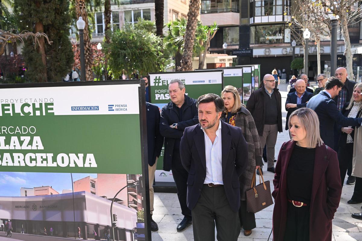 INFORMACIÓN inaugura en la Glorieta la exposición "Proyectando Elche"