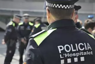 Las protestas de la Guardia Urbana obligan a interrumpir el pleno de L’Hospitalet