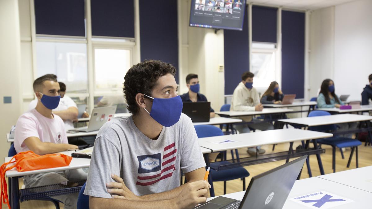 Títulos propios universitarios de ESIC Sevilla con los que los estudiantes disfrutan más del 90% de empleabilidad