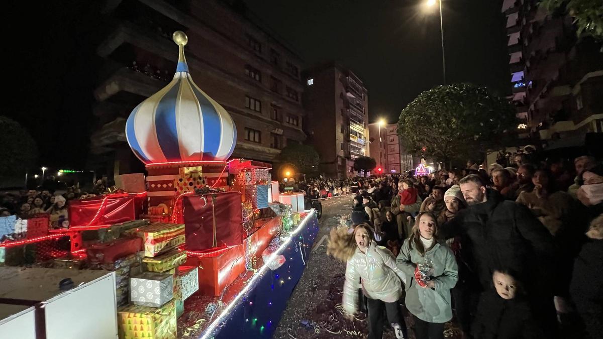 La Cabalgata de Reyes de Gijón, en imágenes