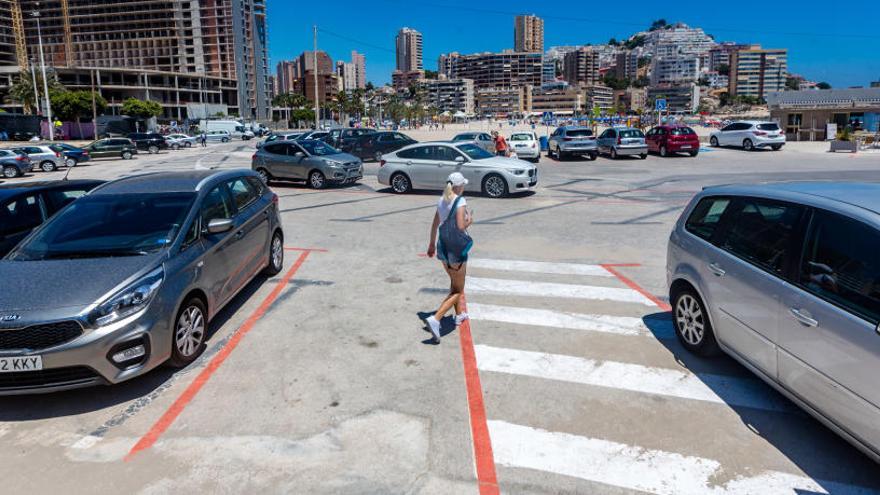 La Vila anula la zona azul y la zona naranja de La Cala a partir del 21 de agosto