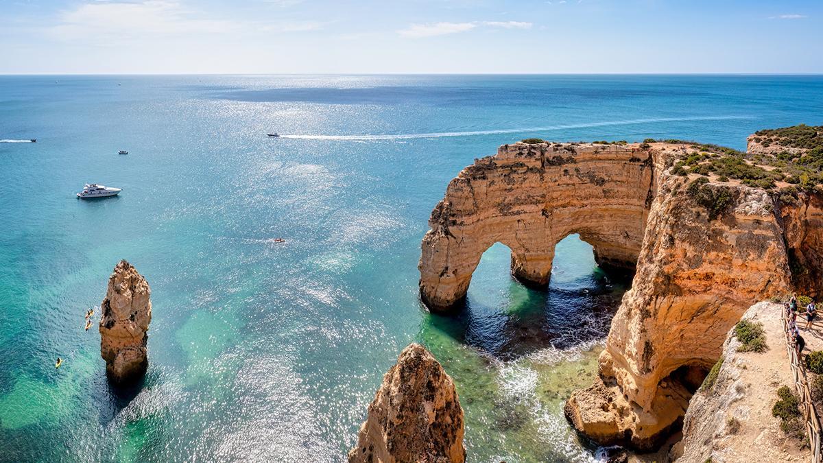 La costa del Algarve conserva algunos de los paisajes marinos más espectaculares del sur de Portugal