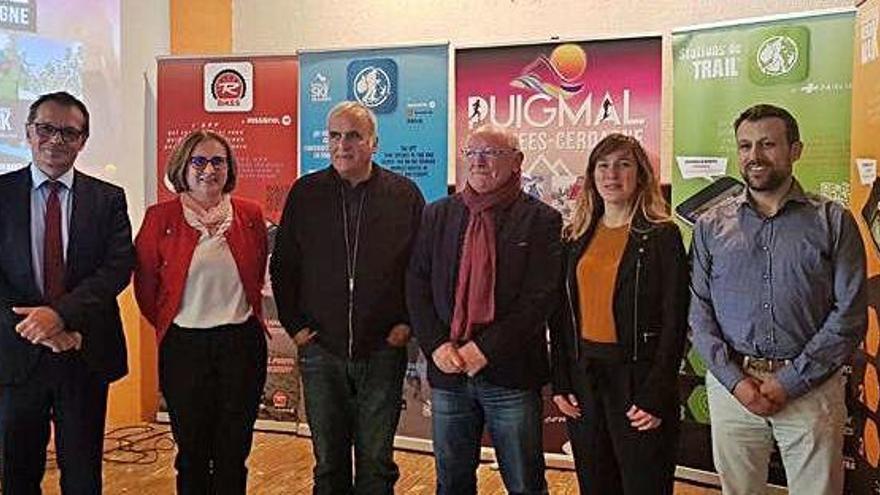 Els representants polítics d&#039;Er i l&#039;Alta Cerdanya amb els delegats de Rossignol presenten la nova estació