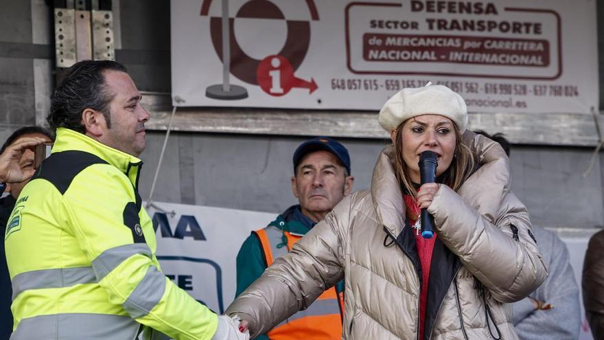 Los transportistas autónomos convocan un paro indefinido para apoyar a los agricultores