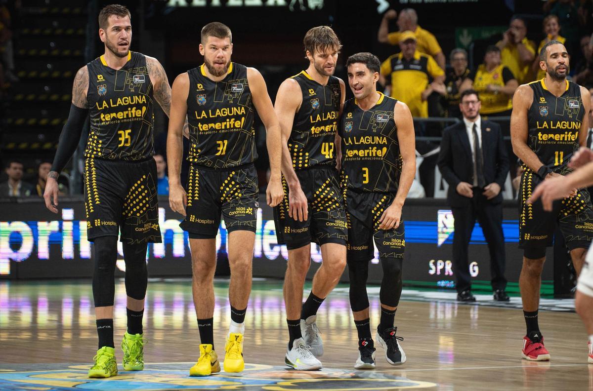 Fran Guerra, Rokas Giedraitis, Aaron Doornekamp, Jaime Fernández y Thomas Scrubb.