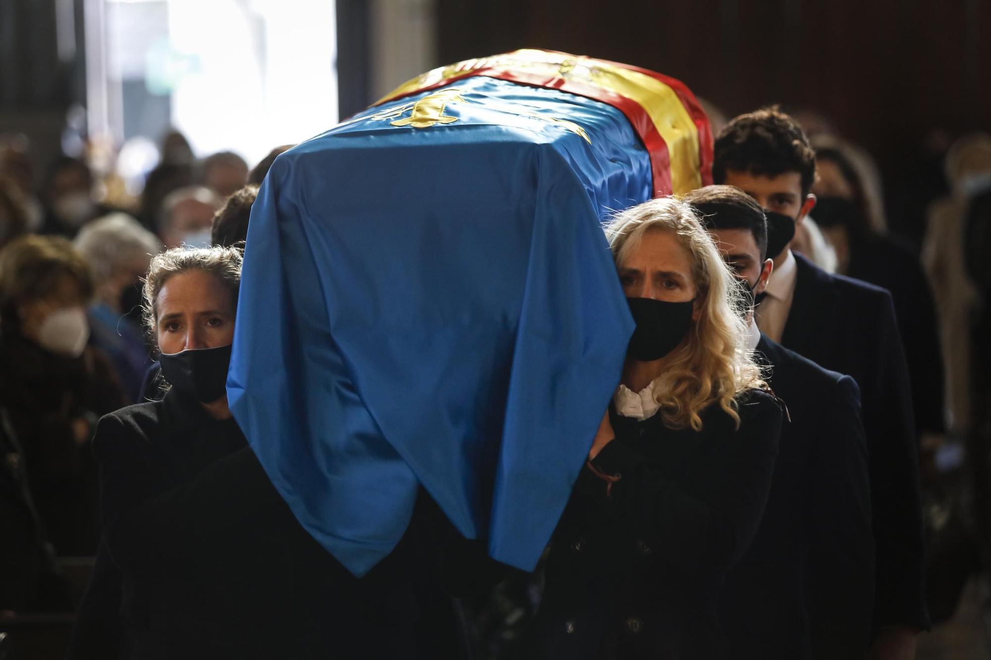 Oviedo despide al banquero Ignacio Herrero Álvarez en un emotivo funeral