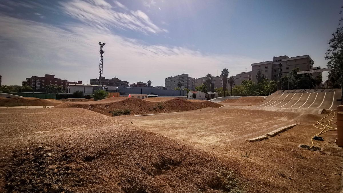 Las actuales instalaciones están situada en Valdepasillas.