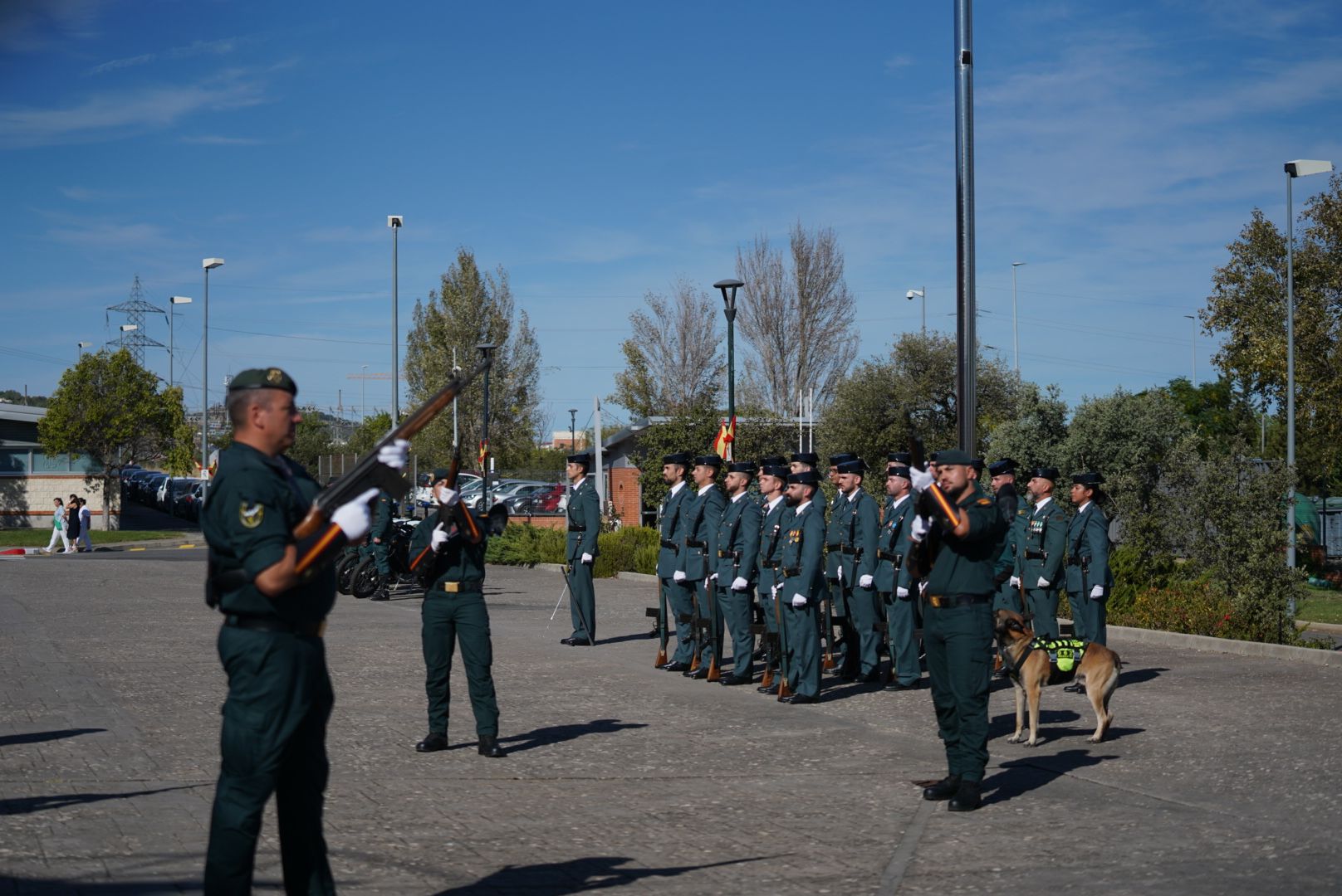 Fotogalería | Así ha celebrado la Guardia Civil de Cáceres el día de su patrona, la Virgen del Pilar