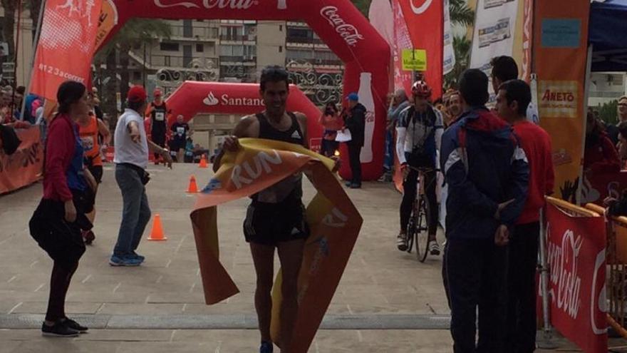 Boucetta y Yamilka se imponen en el Medio Maratón de Benidorm