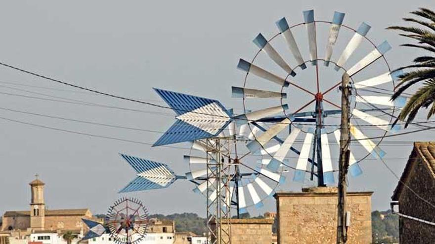 Descubre la historia y leyendas de los molinos de viento en Mallorca -  Driveando