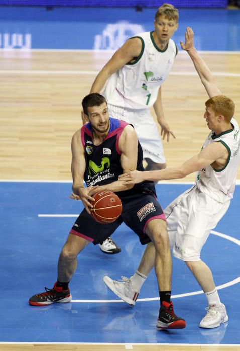 El Unicaja frena su racha victoriosa con una derrota en el BarclayCard Center de Madrid