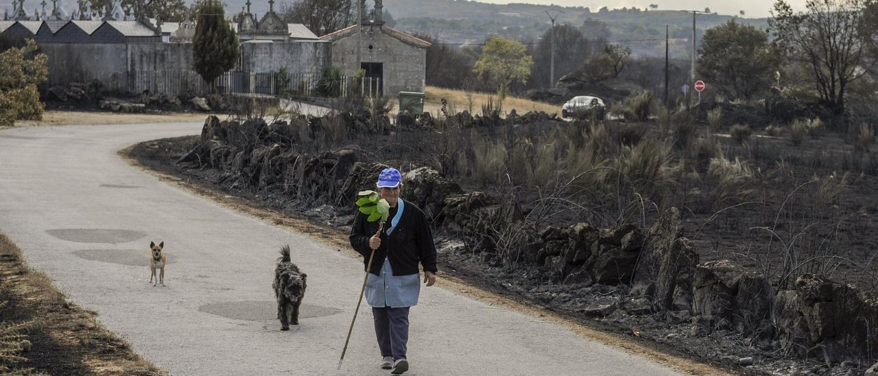 Una anciana en el rural.